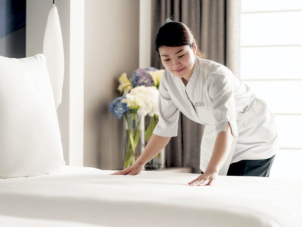  24pc of GCC sleeps less than 6 hours 